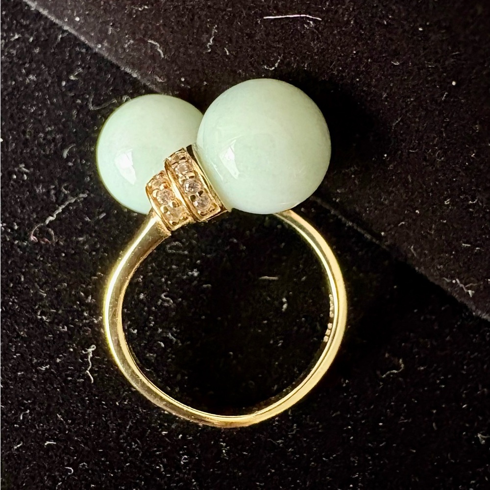 Gold Ring with Pale Green Jade Spheres - Picture 6 of 7